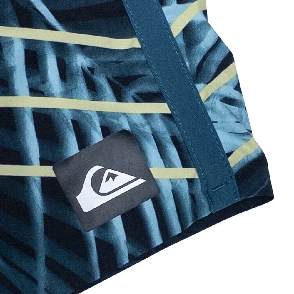 Quiksilver very good